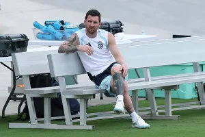 What does Lionel Messi do before a match